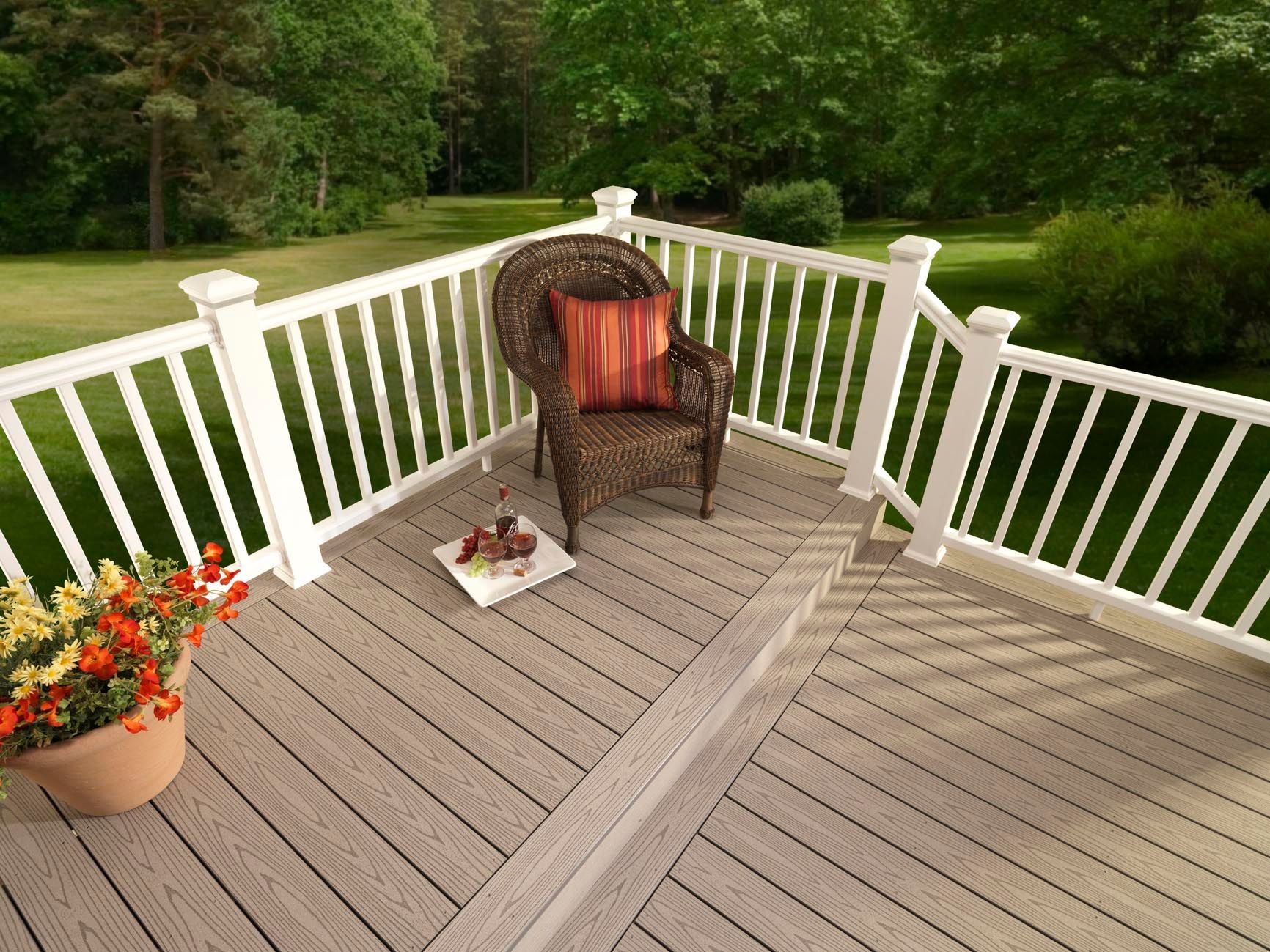 3 Easy Ways to Choose Deck Railings