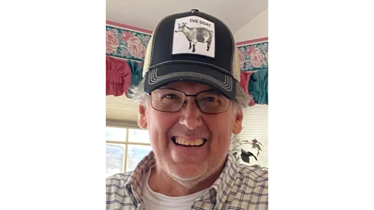 Oak Harbor Hardware Store owner dies after cancer battle