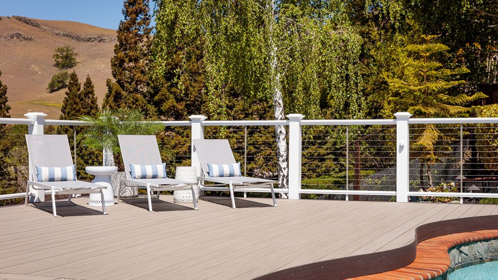 Cable Railing Offers a Sleek, OnTrend Look for Modern Decks